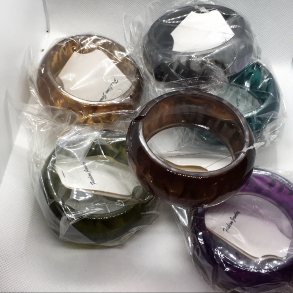 Zebra Design Hinged Bracelet - Picture 3 of 3